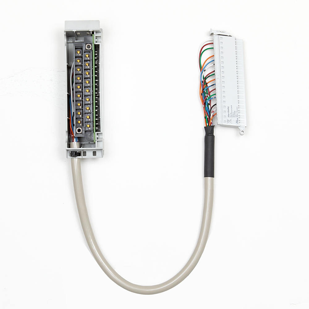 ROCKWELL AUTOMATION 1492-CM1746-M04
